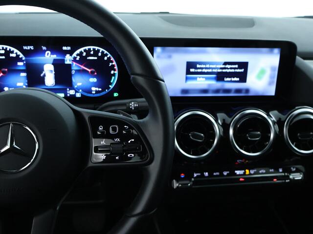 Mercedes-Benz GLA-KLASSE 250 e Plug-In Hybride | Trekhaak | EASY PACK achterklep | Ledkoplampen | Stoelverwarming voor | Spiegelpakket. Inclusief 24 maanden MB Certified garantie voor Europa.