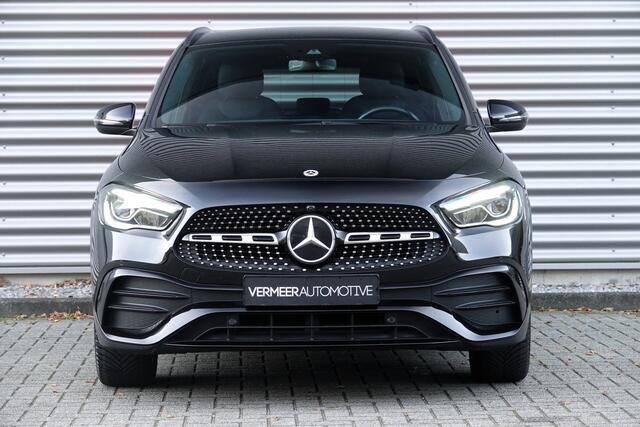 Mercedes-Benz GLA-KLASSE 200 AMG Line Night Pakket | Trekhaak | Sfeerverlichting | Camera | BTW |