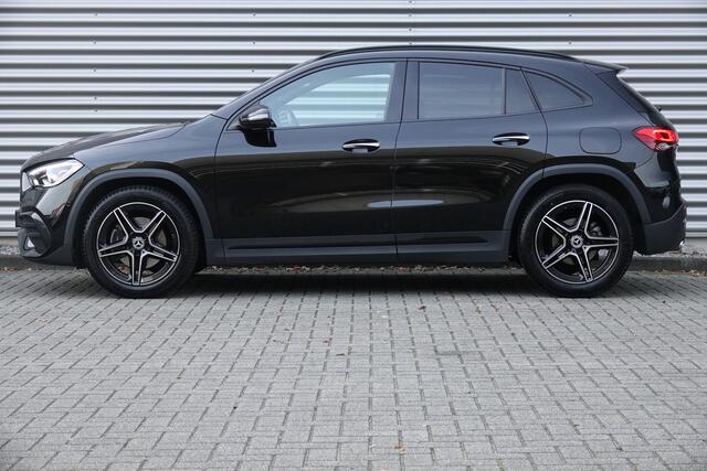 Mercedes-Benz GLA-KLASSE 200 AMG Line Night Pakket | Trekhaak | Sfeerverlichting | Camera | BTW |