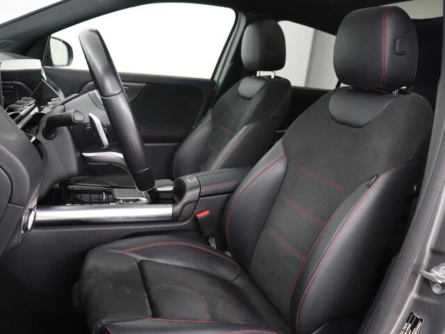 Mercedes-Benz GLA-KLASSE 250e AMG Limited | Panoramadak | Trekhaak | Carplay | Matrix LED | Memory | Keyless | Sfeerverlichting | Leder/Alcantara | Stoelverwarming | Widescreen | Camera | PHEV | Plug In