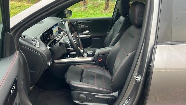 Mercedes-Benz GLA-KLASSE 200 AMG LINE NAVIGATIE WIDESCREEN, APPLE CARPLAY, DAB RADIO, STANDKACHEL, SFEERVERLICHTING, KEYLESS GO, ADAPTIVE CRUISE CONTROL, DODEHOEK ASSIST, SPOOR ASSIST, PARKEERHULP V/A, ACHTERUITRIJCAMERA, ELEC. ACHTERKLEP, ELEC. WEGKLAPBARE TREKHAAK, LED LICHT, 1