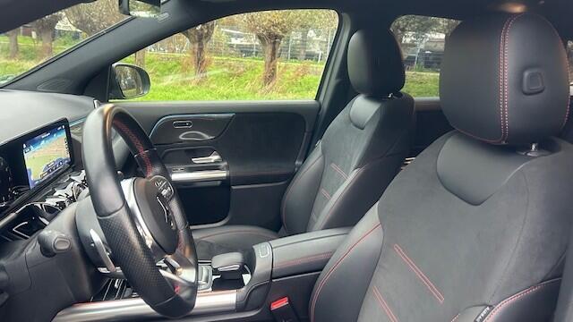 Mercedes-Benz GLA-KLASSE 200 AMG LINE NAVIGATIE WIDESCREEN, APPLE CARPLAY, DAB RADIO, STANDKACHEL, SFEERVERLICHTING, KEYLESS GO, ADAPTIVE CRUISE CONTROL, DODEHOEK ASSIST, SPOOR ASSIST, PARKEERHULP V/A, ACHTERUITRIJCAMERA, ELEC. ACHTERKLEP, ELEC. WEGKLAPBARE TREKHAAK, LED LICHT, 1