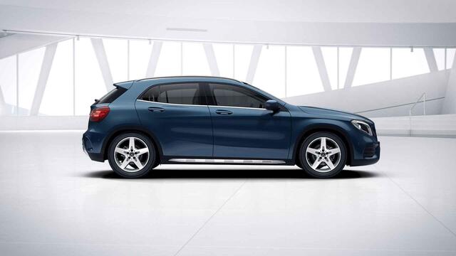 Mercedes-Benz GLA-KLASSE 180 Business Solution AMG | Panoramadak | 19" lichtmetalen velgen | Keyless | Achteruitrijcamera |