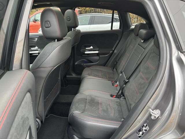 Mercedes-Benz GLA-KLASSE 250 e Business Solution AMG Limited | Unieke km. Stand | Panoramadak |