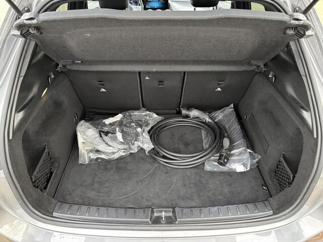 Mercedes-Benz GLA-KLASSE 250 e Business Solution AMG Limited | Unieke km. Stand | Panoramadak |