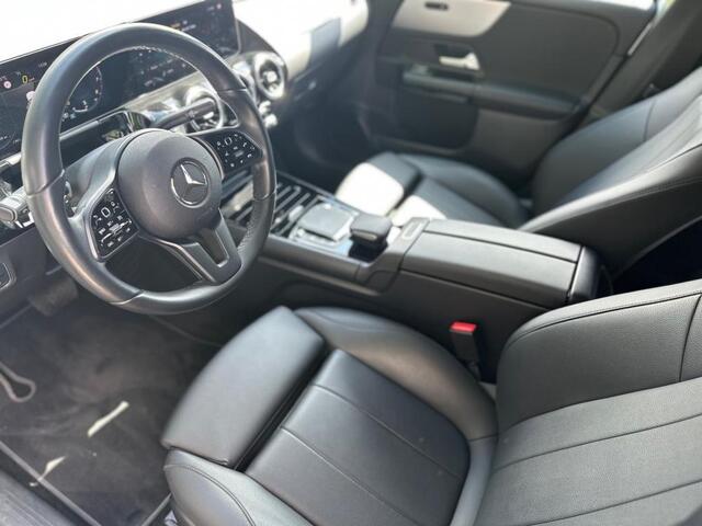 Mercedes-Benz GLA-KLASSE 200 | Camera | Leder | Dealer Onderhouden |