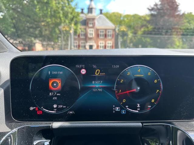 Mercedes-Benz GLA-KLASSE 200 | Camera | Leder | Dealer Onderhouden |