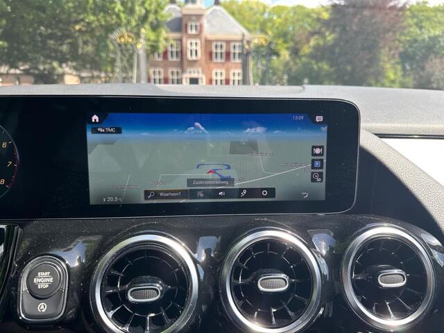 Mercedes-Benz GLA-KLASSE 200 | Camera | Leder | Dealer Onderhouden |