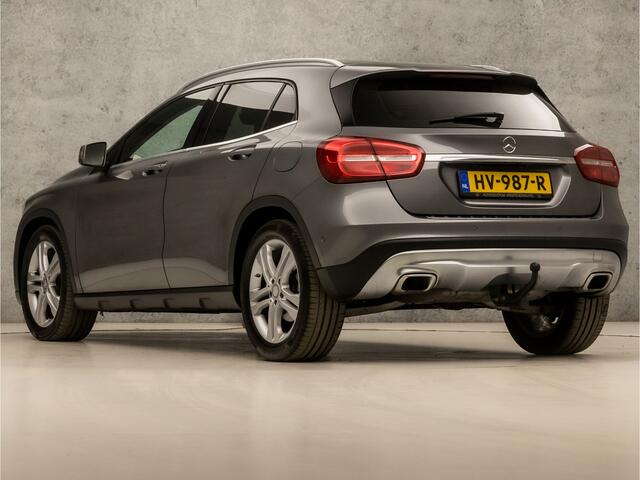 Mercedes-Benz GLA-KLASSE 200 Sport 157Pk Automaat (GROOT NAVI, LEDER, XENON, GETINT GLAS, SPORTSTOELEN, TREKHAAK, CRUISE, PARKEERSENSOREN, NIEUWE APK, NIEUWSTAAT)