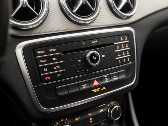 Mercedes-Benz GLA-KLASSE 200 Sport 157Pk Automaat (GROOT NAVI, LEDER, XENON, GETINT GLAS, SPORTSTOELEN, TREKHAAK, CRUISE, PARKEERSENSOREN, NIEUWE APK, NIEUWSTAAT)