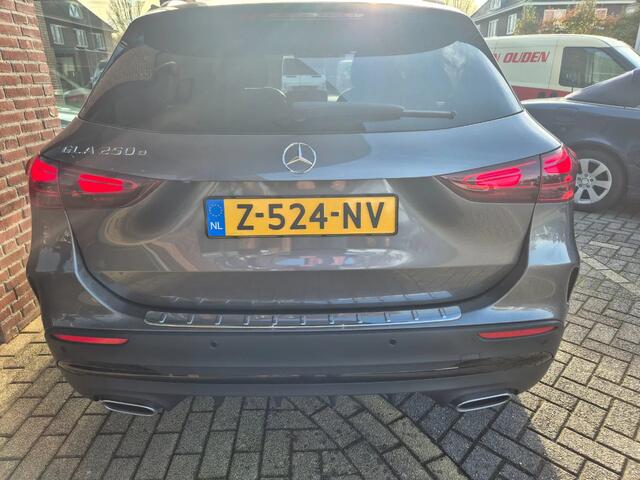 Mercedes-Benz GLA-KLASSE 250 HYbrid Automaat AMG line