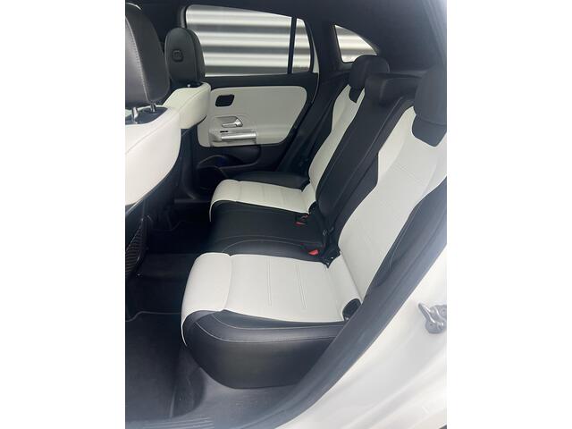 Mercedes-Benz GLA-KLASSE 200 AMG Pano Sfeer Camera