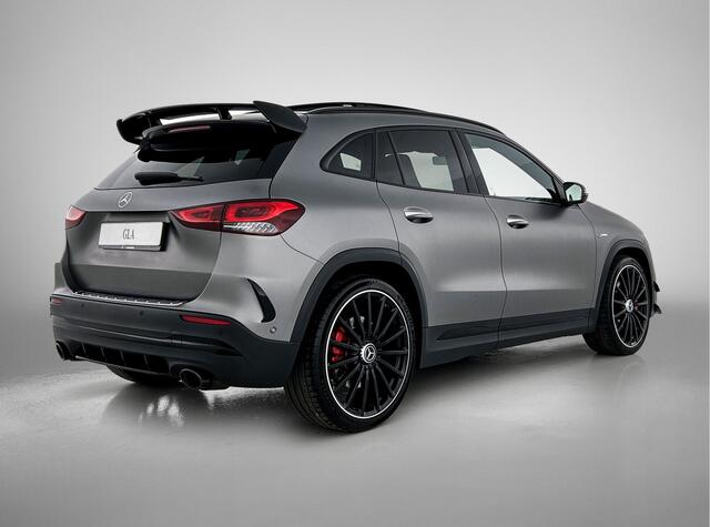 Mercedes-Benz GLA-KLASSE AMG 35 4MATIC | Panoramadak | AMG Aerodynamica pakket | Burmester | AMG Performance sportstoelen | Inclusief 24 maanden MB Certified garantie voor Europa.