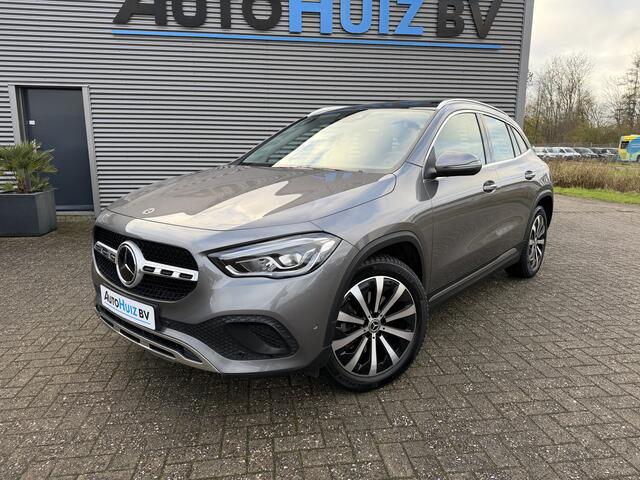 Mercedes-Benz GLA-KLASSE 250 e Progressive Luxury Line ACC Distronic Trekhaak Panoramadak Ambiente verlichting LED
