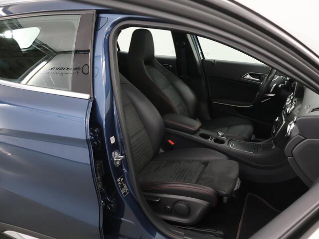 Mercedes-Benz GLA-KLASSE 180 Business Solution AMG | Panoramadak | 19" lichtmetalen velgen | Keyless | Achteruitrijcamera |