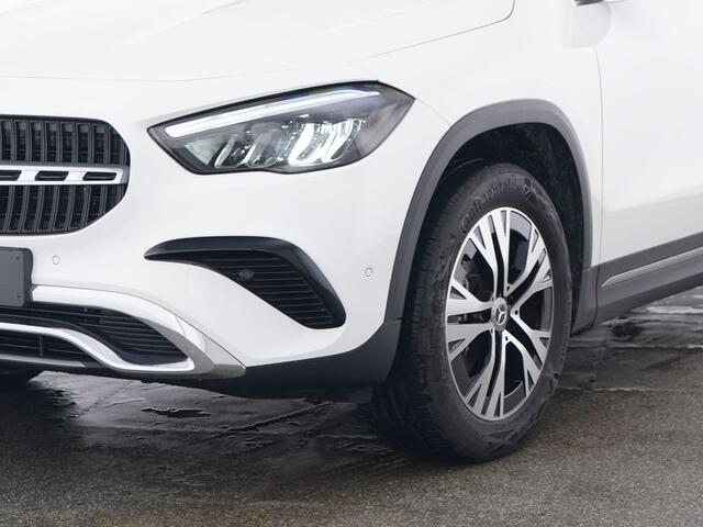 Mercedes-Benz GLA-KLASSE 250 e Plug-In Hybride Trekhaak | Sfeerverlichting | Achteruitrijcamera | Keyless-Go | Ledkoplampen | Stuur en Stoelverwarming. Inclusief 24 maanden MB Certified garantie voor Europa.