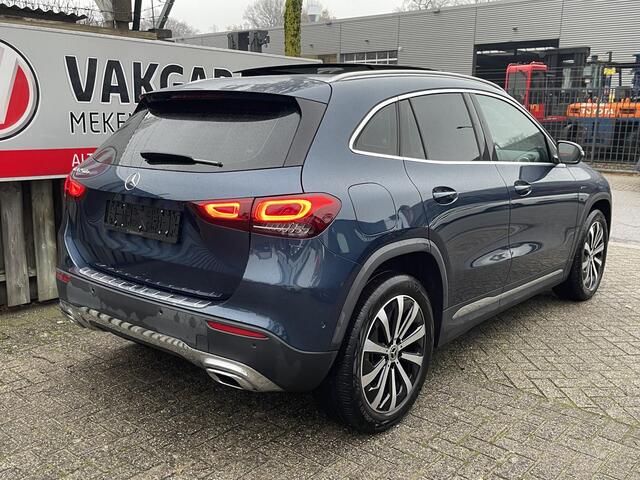 Mercedes-Benz GLA-KLASSE 250 e Progressive 19"/Panoramadak/Adaptieve cruise/Sfeerverlichting/Stoelverwarming/Camera/Elektrische klep