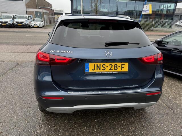 Mercedes-Benz GLA-KLASSE 250 e Business Solution Luxury Limited