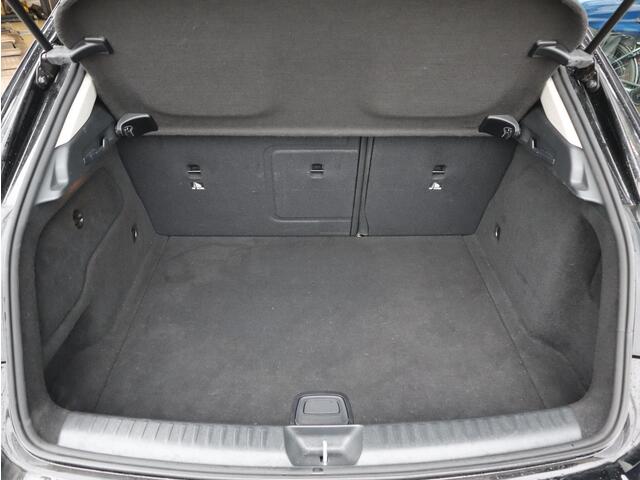 Mercedes-Benz GLA-KLASSE 200 Premium Plus