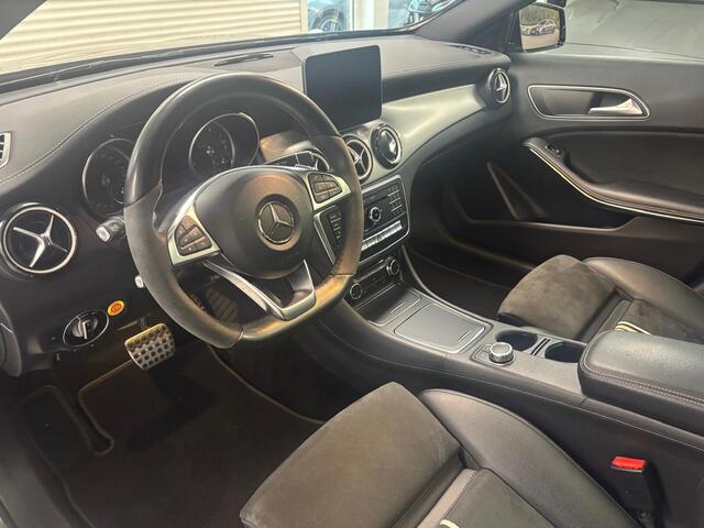 Mercedes-Benz GLA-KLASSE 200 Premium Plus Panorama Camera Ambilight Edition