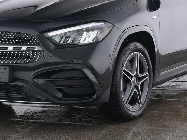 Mercedes-Benz GLA-KLASSE 250 e AMG Plug-In Hybride Trekhaak | AMG Line | Panorama Schuif-Kanteldak | Parkeerpakket met 360°-camera | Distronic | Stuur en Stoelverwarming. Inclusief 24 maanden MB Certified garantie voor Europa.