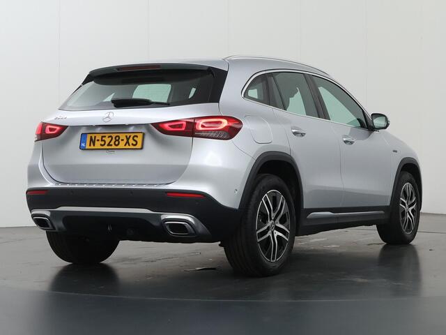 Mercedes-Benz GLA-KLASSE 250 e Style | Stoelverwarming | 360 graden camera | 18" lichtmetalen velgen | Sfeerverlichting |