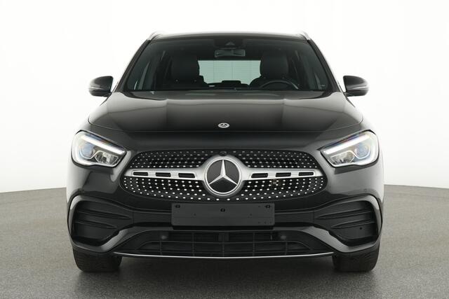 Mercedes-Benz GLA-KLASSE 250 e AMG Plug-In Hybride | Panoramadak | Trekhaak | Sfeerverlichting | Keyless Go | Parkeerpakket met Camera | Inclusief 24 maanden Mercedes-Benz Certified garantie voor Europa.