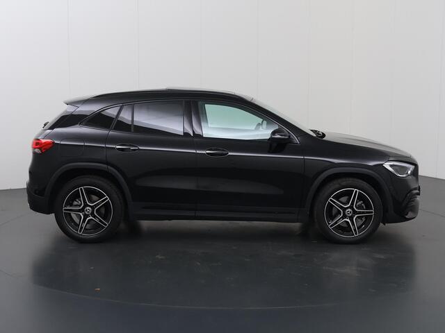 Mercedes-Benz GLA-KLASSE 250 e AMG Line | Premium plus | Panoramadak | Bruin leder | Elektrische achterklep |