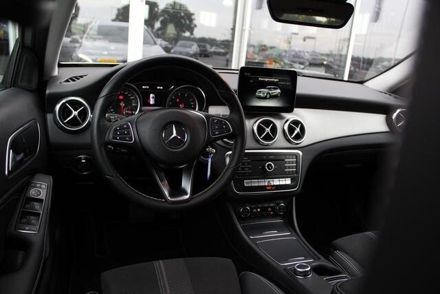 Mercedes-Benz GLA-KLASSE 180 | automaat | camera | navi