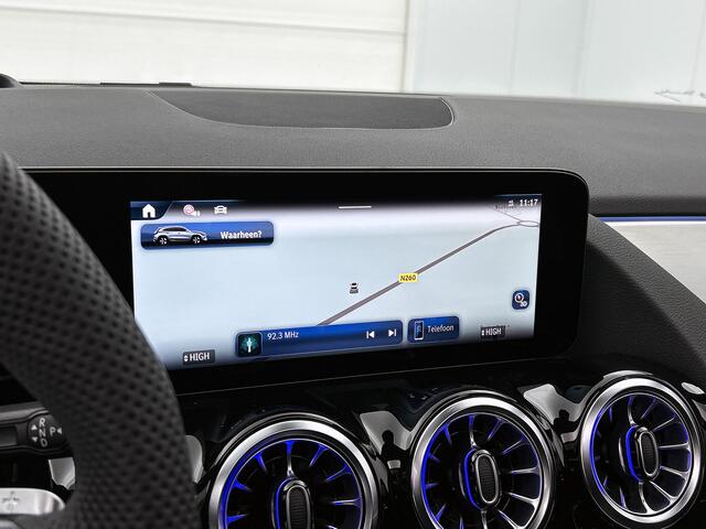 Mercedes-Benz GLA-KLASSE 250 e Business Solution AMG | Trekhaak | AMG Line Plus pakket | Panoramaschuifdak | Memorypakket | Augmented Reality navigatie | 360°-camera | Multibeam LED | Head-up Display | 20 inch AMG velgen |
