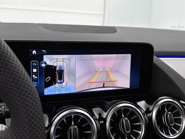 Mercedes-Benz GLA-KLASSE 250 e Business Solution AMG | Trekhaak | AMG Line Plus pakket | Panoramaschuifdak | Memorypakket | Augmented Reality navigatie | 360°-camera | Multibeam LED | Head-up Display | 20 inch AMG velgen |