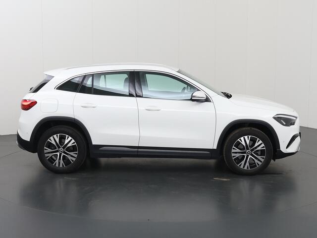 Mercedes-Benz GLA-KLASSE 250 e Luxury Line | Trekhaak | Winter pakket | Elektrische achterklep |