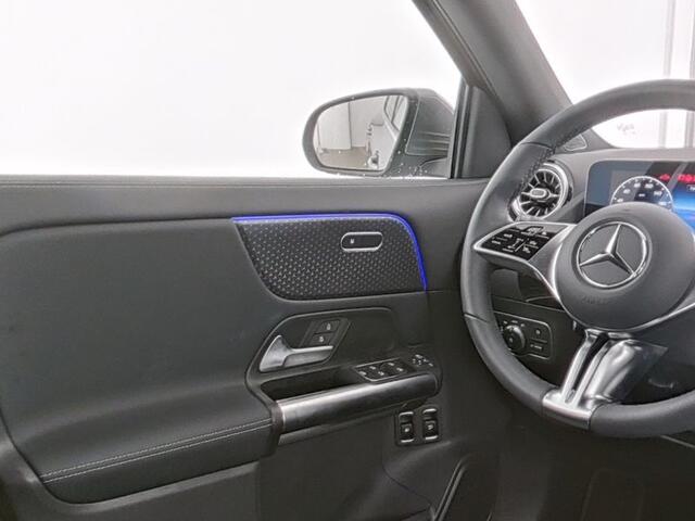 Mercedes-Benz GLA-KLASSE 250 e PLug-In Hybride Edition Progressive Line | Panorama Schuif-Kanteldak | Sfeerverlichting | Distronic | Parkeerpakket met 360°-camera. Inclusief 24 maanden MB Certified garantie voor Europa.