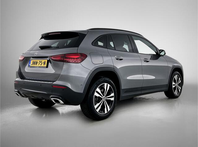 Mercedes-Benz GLA-KLASSE 250 e Plug-In Hybride Night Pakket | Memory Voorstoelen | Ledkoplampen | 11kW Laden | Stuur en Stoelverwarming. Inclusief 24 maanden MB Certified garantie voor Europa.