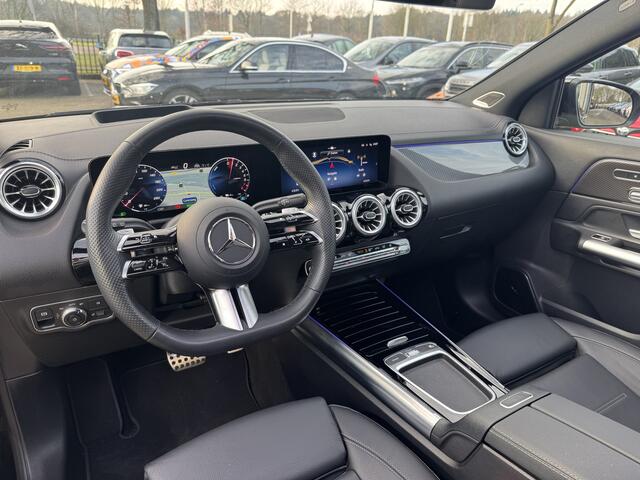 Mercedes-Benz GLA-KLASSE 250 e AMG Line / Full option! / Panoramadak / 360Camera / Head-up / Leder / Matrix LED / 19'' / Burmester / CarPlay / Stoelverwarming / DAB / Dodehoek / ACC