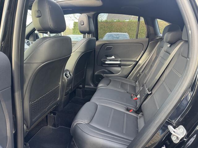 Mercedes-Benz GLA-KLASSE 250 e AMG Line / Full option! / Panoramadak / 360Camera / Head-up / Leder / Matrix LED / 19'' / Burmester / CarPlay / Stoelverwarming / DAB / Dodehoek / ACC