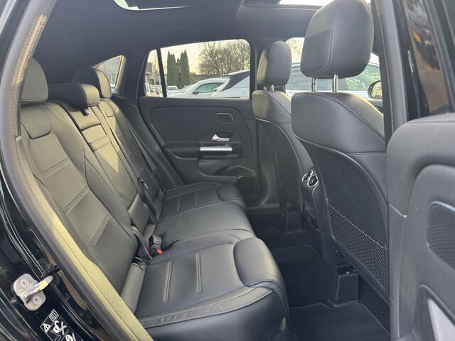 Mercedes-Benz GLA-KLASSE 250 e AMG Line / Full option! / Panoramadak / 360Camera / Head-up / Leder / Matrix LED / 19'' / Burmester / CarPlay / Stoelverwarming / DAB / Dodehoek / ACC