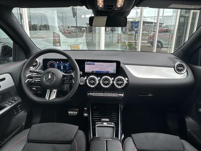 Mercedes-Benz GLA-KLASSE 250 e AMG | Panoramadak | Night Pakket