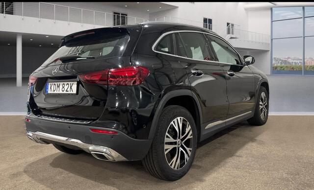 Mercedes-Benz GLA-KLASSE 250 e Business Line Hybride Stoelverwarming/Camera/2 set velgen.