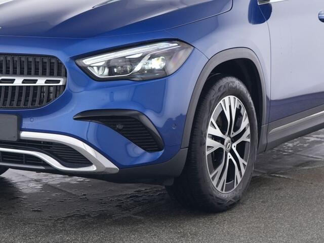 Mercedes-Benz GLA-KLASSE 250 e Plug-In Hybride Panorama Schuif-Kanteldak | Sfeerverlichting | Memory Voorstoelen | MultiBeam Ledkoplampen | Stoel en Stuurverwarming. Inclusief 24 maanden MB Certified garantie voor Europa.