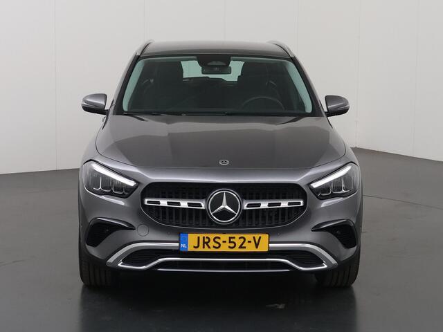 Mercedes-Benz GLA-KLASSE 250 e Luxury Line | Elektrische achterklep | Winter pakket | Achteruitrijcamera |