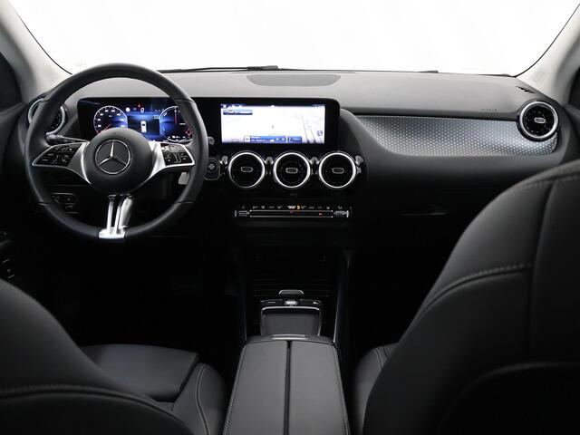 Mercedes-Benz GLA-KLASSE 250 e Luxury Line | Elektrische achterklep | Winter pakket | Achteruitrijcamera |