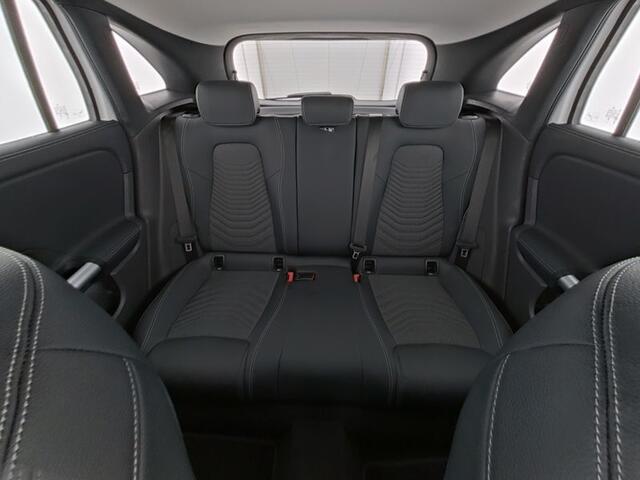 Mercedes-Benz GLA-KLASSE 250 e Plug-In Hybride | Trekhaak | CarPlay | Stoel- en Stuurverwarming | Parkeerpakket met Camera | LED | Inclusief 24 maanden Mercedes-Benz Certified garantie voor Europa.