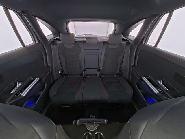 Mercedes-Benz GLA-KLASSE 250 e AMG Plug-In Hybride AMG Line Premium | Panorama Schuif-Kanteldak | Distronic | Parkeerpakket met 360°-camera | Stuur en Stoelverwarming. Inclusief 24 maanden MB Certified garantie voor Europa.