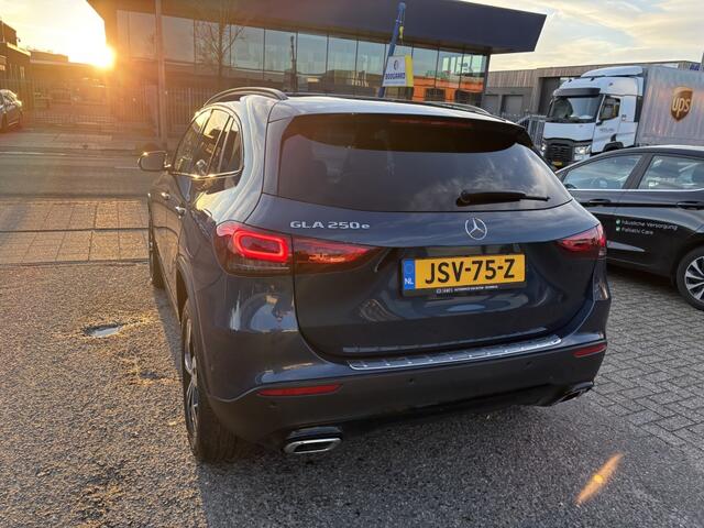 Mercedes-Benz GLA-KLASSE 250 e Business Solution Luxery Limited