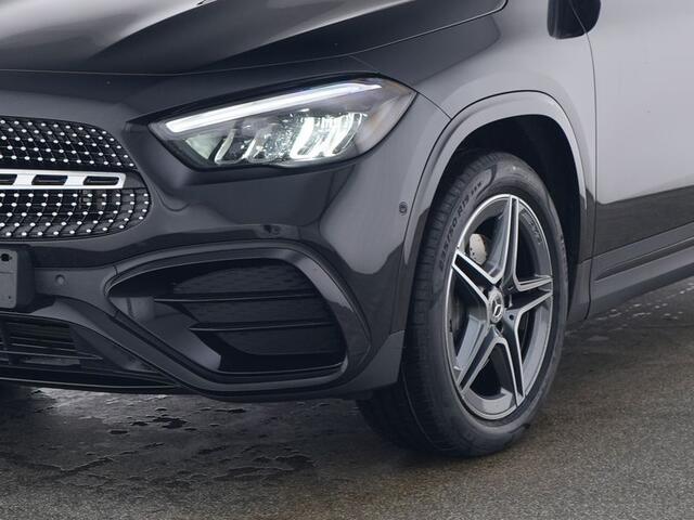 Mercedes-Benz GLA-KLASSE 250 e AMG Nightpakket Plug-In Hybride | Peper Red-zwart Leder | Keyless Go | 360 gr Camera | Sfeerverlichting | Stuur en Stoelverwarming | Inclusief 24 maanden Mercedes-Benz Certified garantie voor Europa.