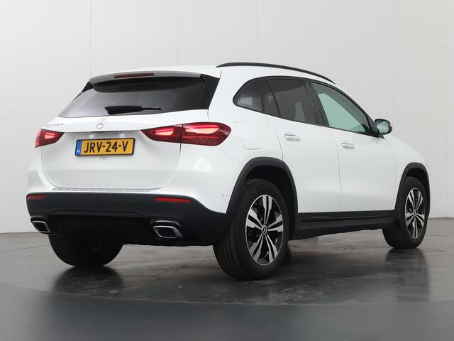 Mercedes-Benz GLA-KLASSE 250 e Star Edition Luxury Line | Night | Dakrails | Getint glas | Achteruitrijcamera | Stoelverwarming | Sfeerverlichting |