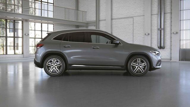 Mercedes-Benz GLA-KLASSE 200 Business Solution Luxury | Trekhaak | Stoelverwarming | Getint glas | Achteruitrijcamera |