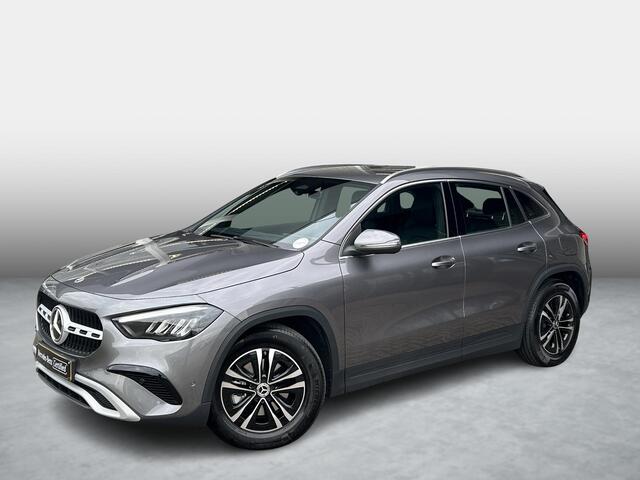 Mercedes-Benz GLA-KLASSE 180 Star Edition | Trekhaak | Cruise Control | Stoelverwarming | LED koplampen