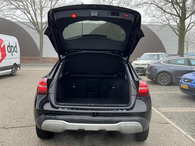Mercedes-Benz GLA-KLASSE 180 Premium Plus Stoelverwarming | Climate Control | Camera | Top onderhouden | 12 maanden BOVAG-garantie